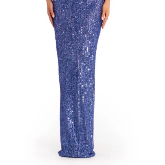 Elegant Strapless Blue Sequin Gown - Picture 2 of 7